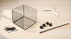 Bygg en rullbar klädställning av trådnät och buntband – perfekt i små utrymmen