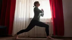 7 snabba stående övningar för personer över 45 som är mer effektiva än ett timmeslångt träningspass