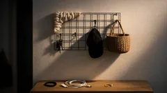 Så gör du en mjuk väggförvaring av trådnät och chunky yarn som ser ut som en snygg pegboard