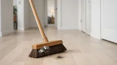 Tejp på kvasten: städhacket som fångar upp hår och ludd på sekunder